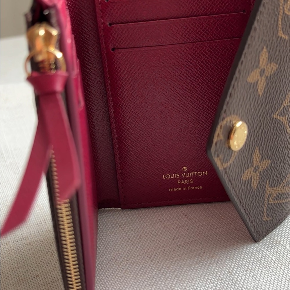 Louis Vuitton wallet - Picture 2 of 7